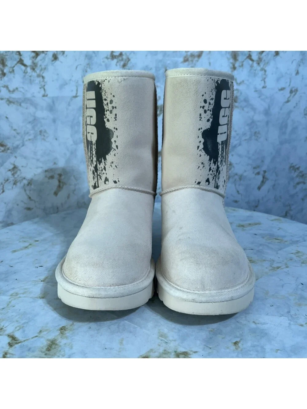 UGG Classic Short II Women's Size 6 Shoes Beige Fur Lined Splatter Comfort Boots